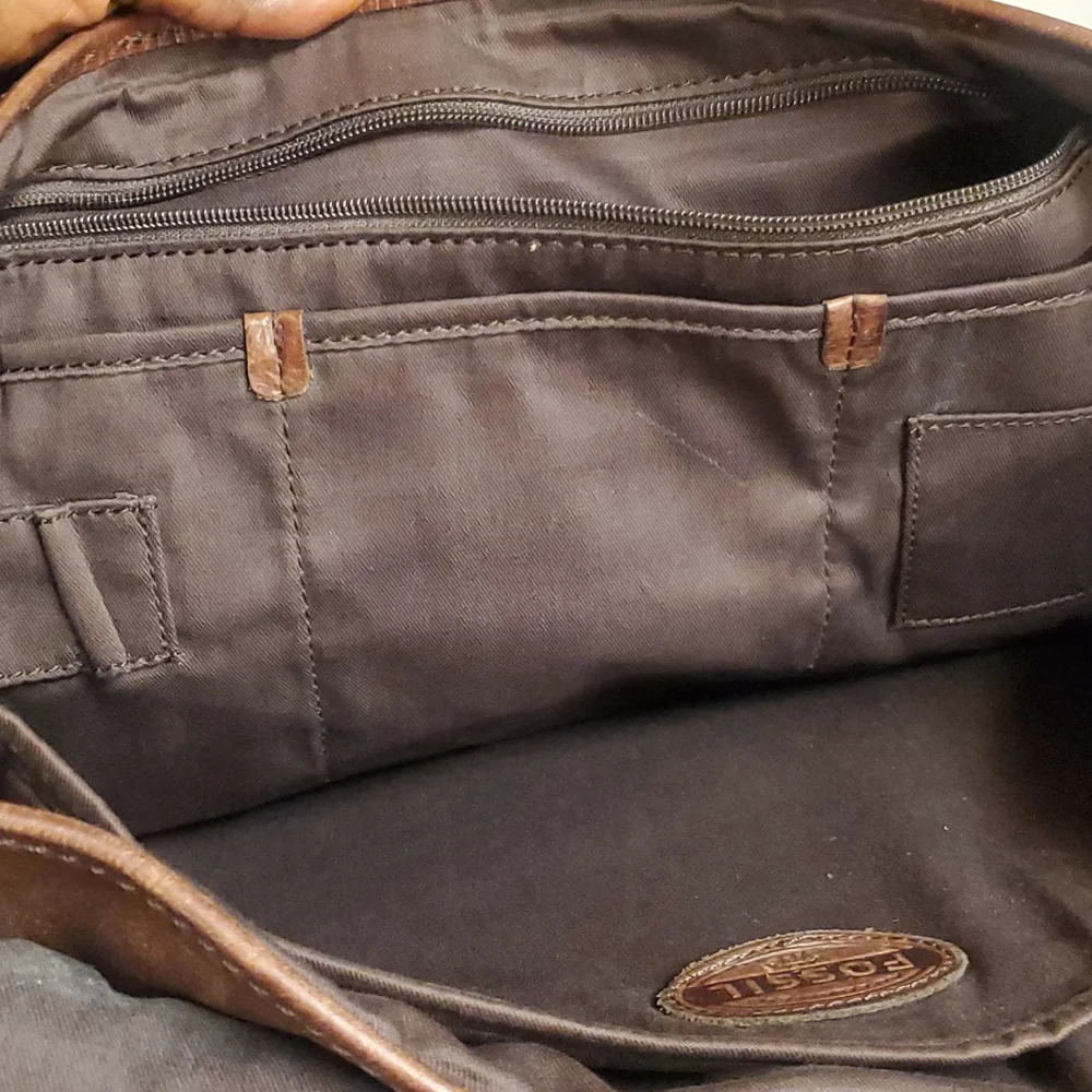 Fossil vintage leather messenger bag unisex